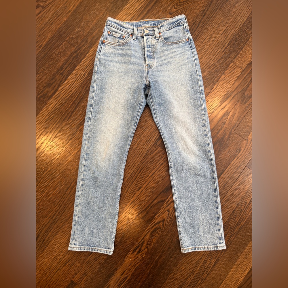 Levi's Women's Classic 501 Light Blue Ankle Jeans